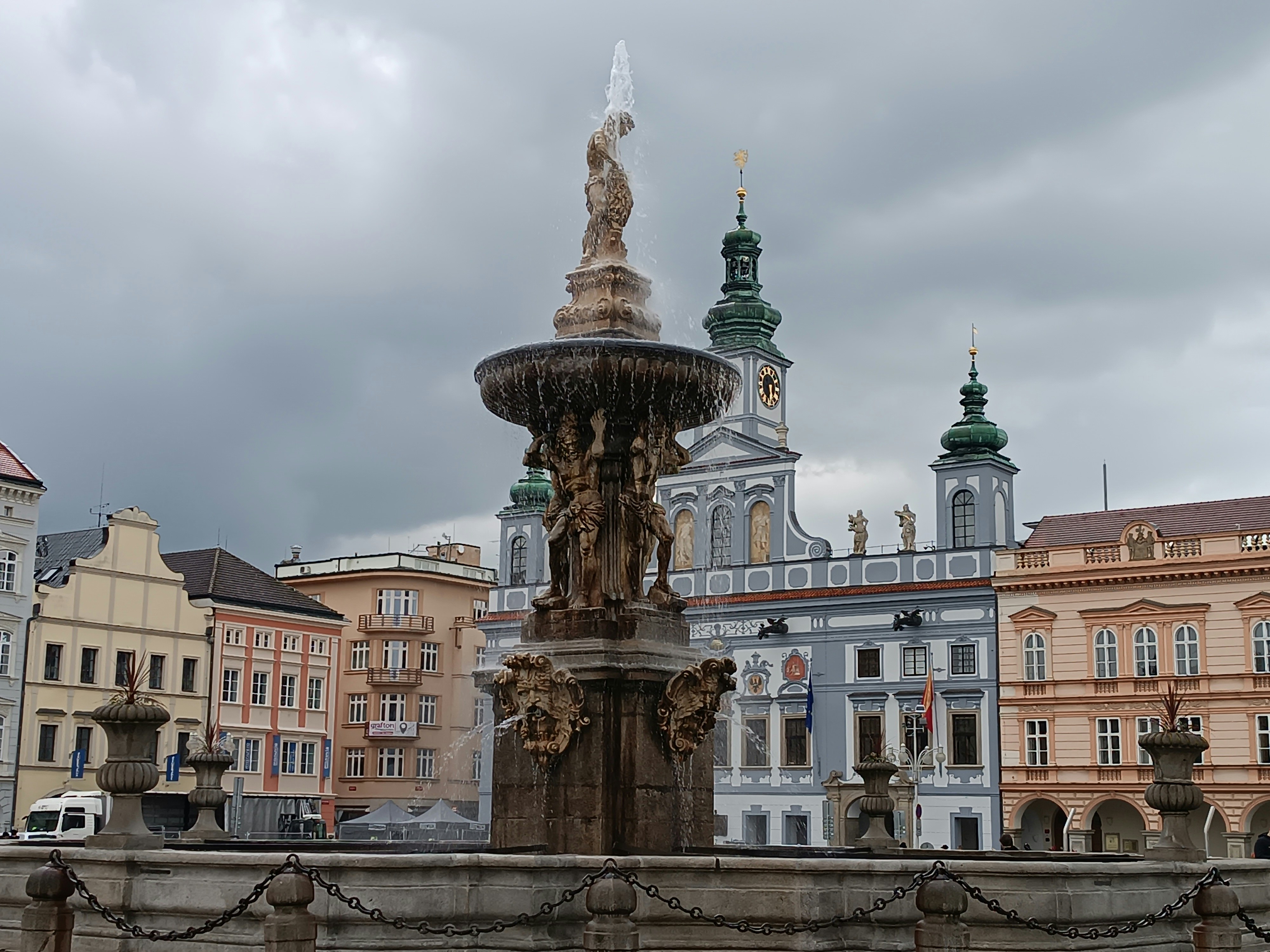 An illustrative photo of a fountain in the middle of a city