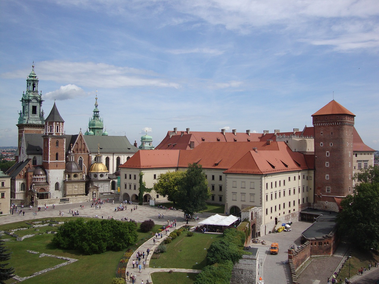 An illustrative photo of the Wawel castle in Krakow