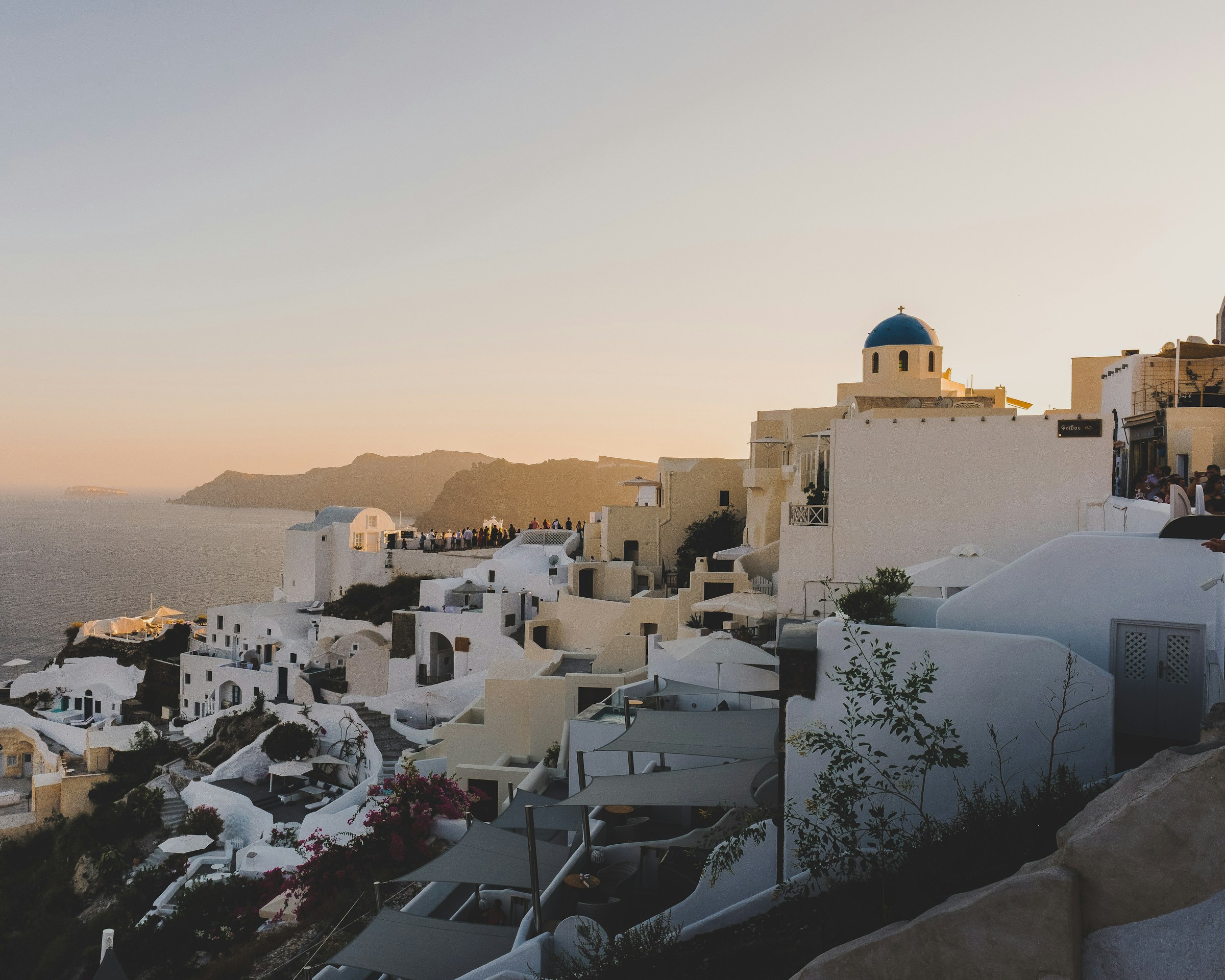 An illustrative photo of white houses.