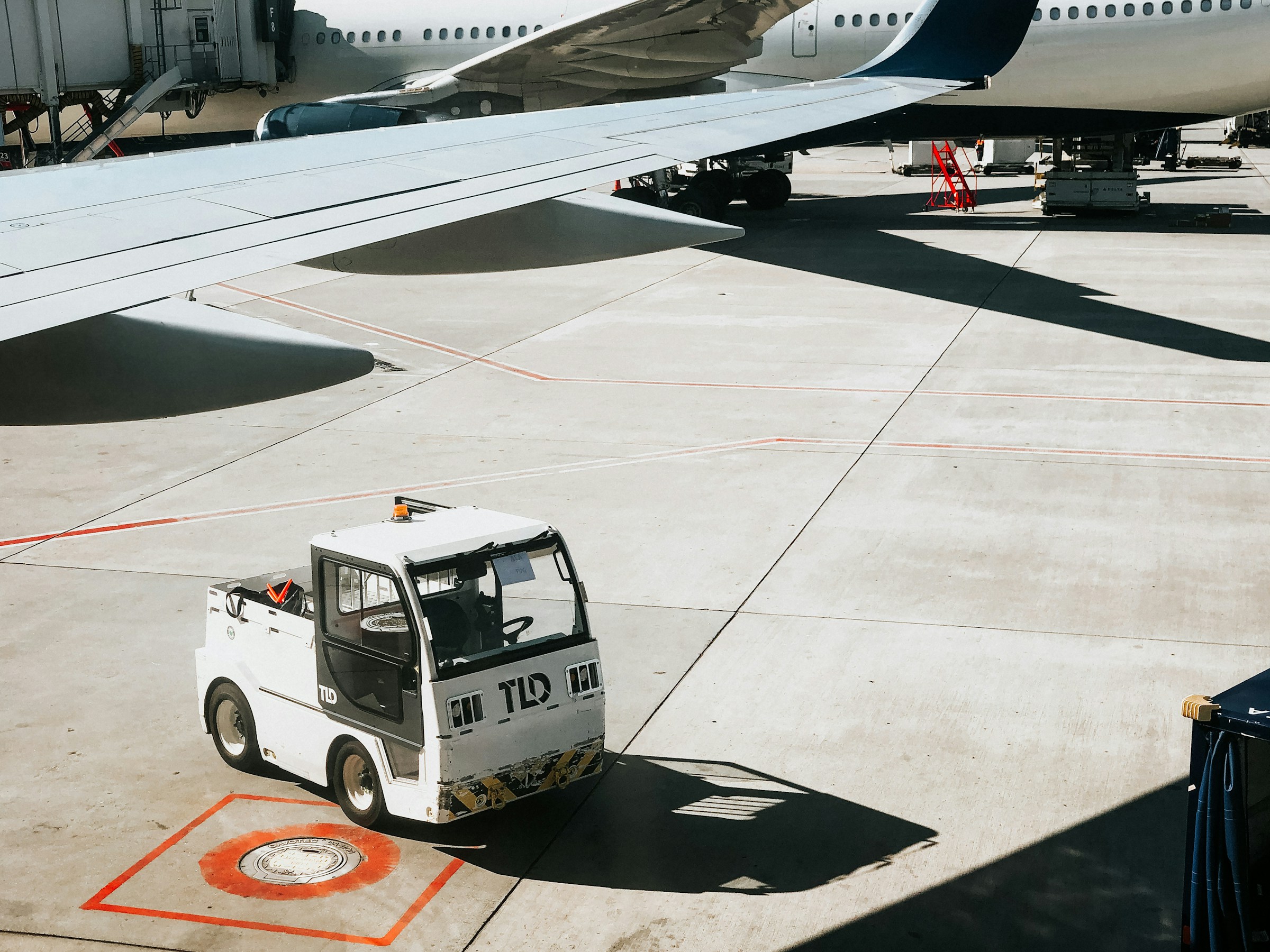 An illustrative photo of an airplane.