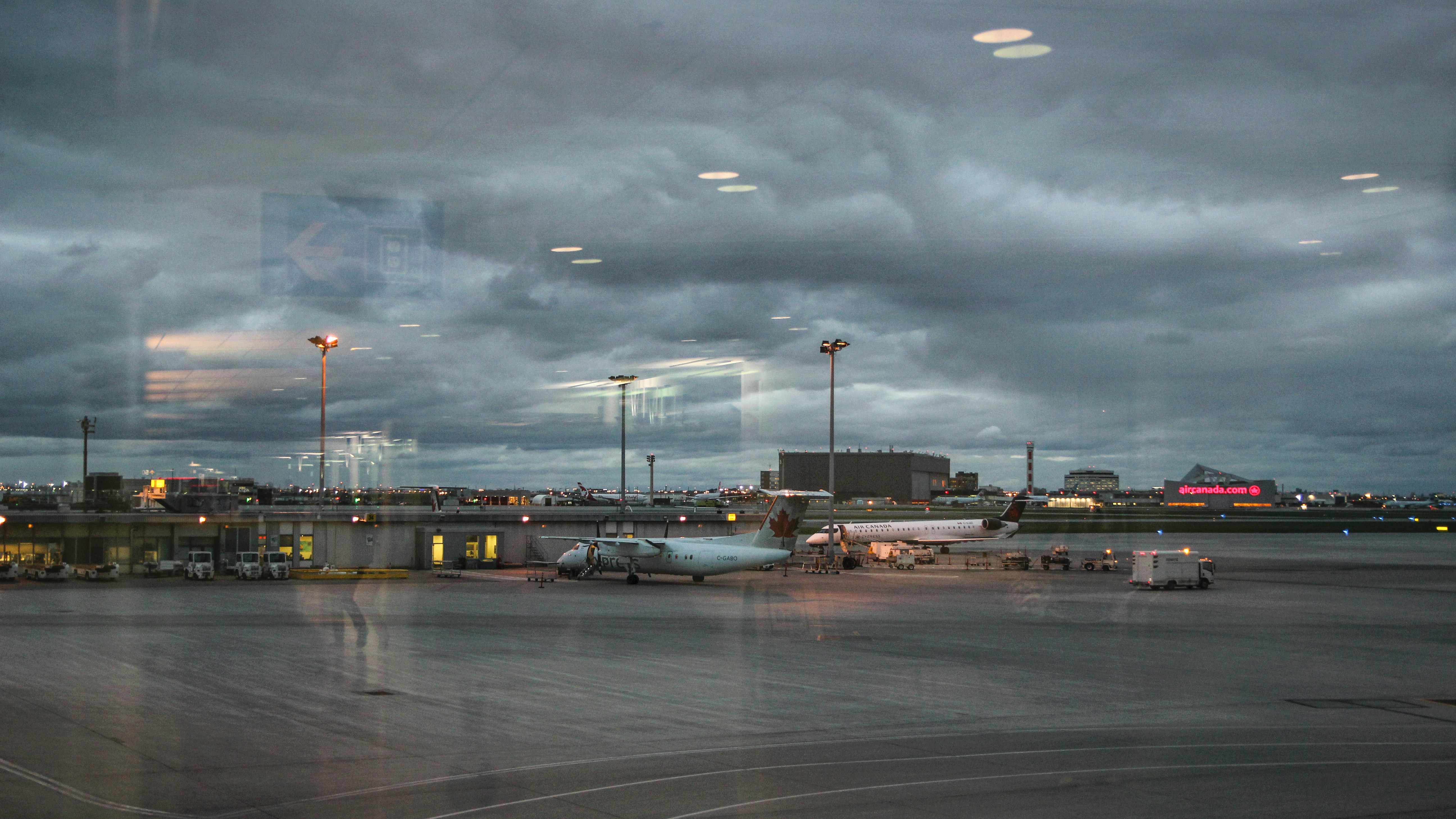 Image by Unsplash An illustartive photo of parked planes near the airport.