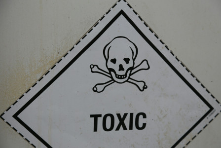 The photo presents a toxic hazard warning sign.