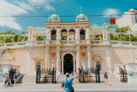 Photo by Unsplash An illustrative photo of a building with a gate.