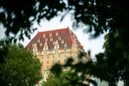 An illustrative photo of a building.