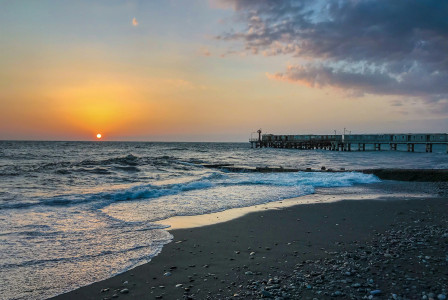 An illustrative photo of the sea.