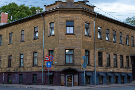 An illustrative photo of an old corner building