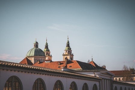 An illustrative photo of a building with a clock tower.