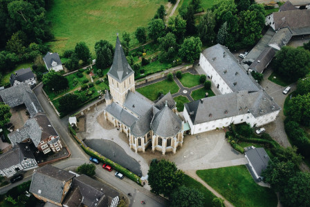 Photo by Unsplash An illustrative photo of a building.