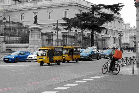Image by Unsplash An illustrative photo of cars on a road.
