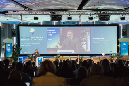 Commissioner Jorgensen speaking in public