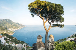 The photo presents a coastal landscape in Italy.