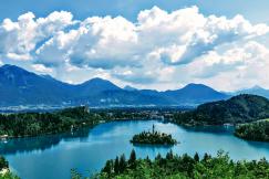 An illustrative photo of city in mountains