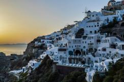 An illustrative photo of houses near the sea.