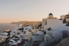 An illustrative photo of white houses.