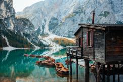 An illustrative photo of nature, mountains, and a town in Italy.