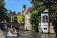 An illustrative photo of the canal and boats.