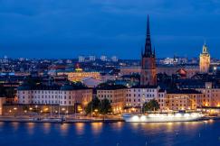 An illustrative photo of a city near the waterfront