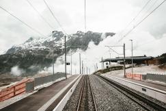 An illustrative photo of the railway near the houses.