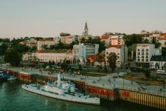 An illustrative photo of a city.