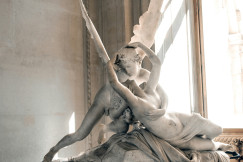An illustrative photo of a statue.