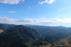 An illustrative photo of a mountain range.