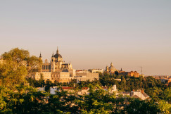 brown-and-white-concrete-building-during-daytime