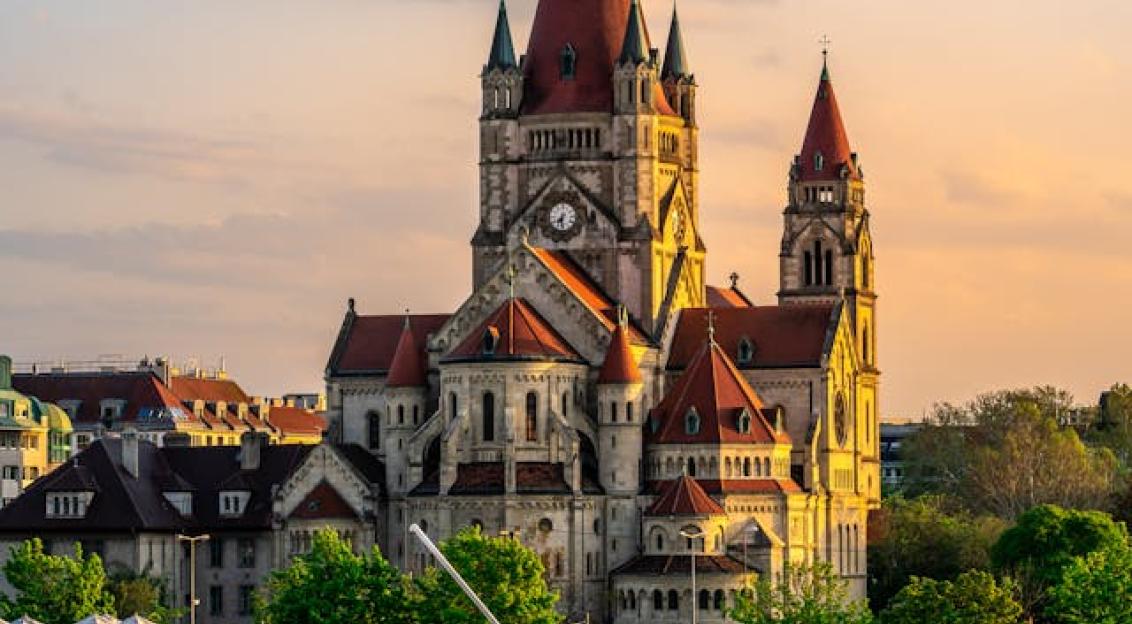 An illustrative photo of a majestic castle