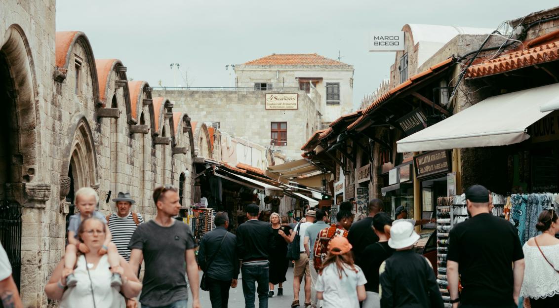 Spanish government seeks experts for comprehensive construction and