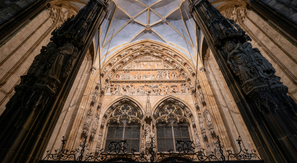 An illustrative photo of a large cathedral with a high ceiling