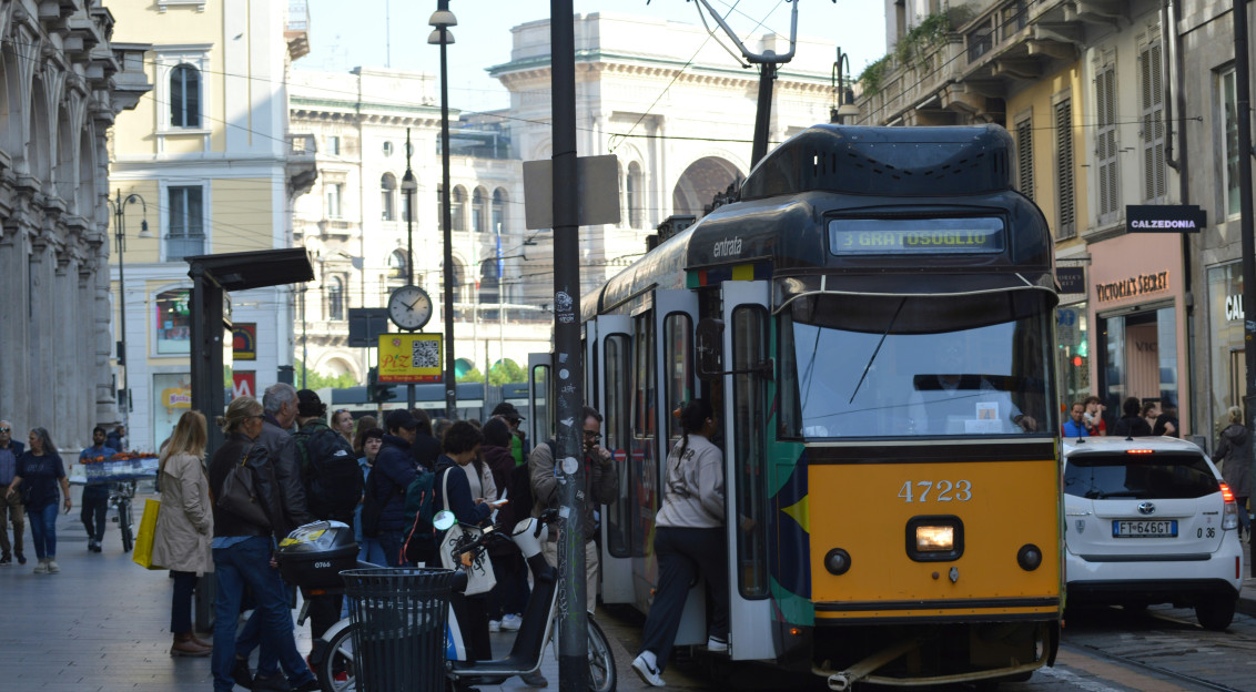 Photo by Unsplash An illustrative photo of a yellow and black bus on a city street