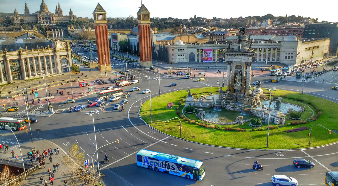 Image by Unsplash An illustrative photo of transport on a road in Barcelona.